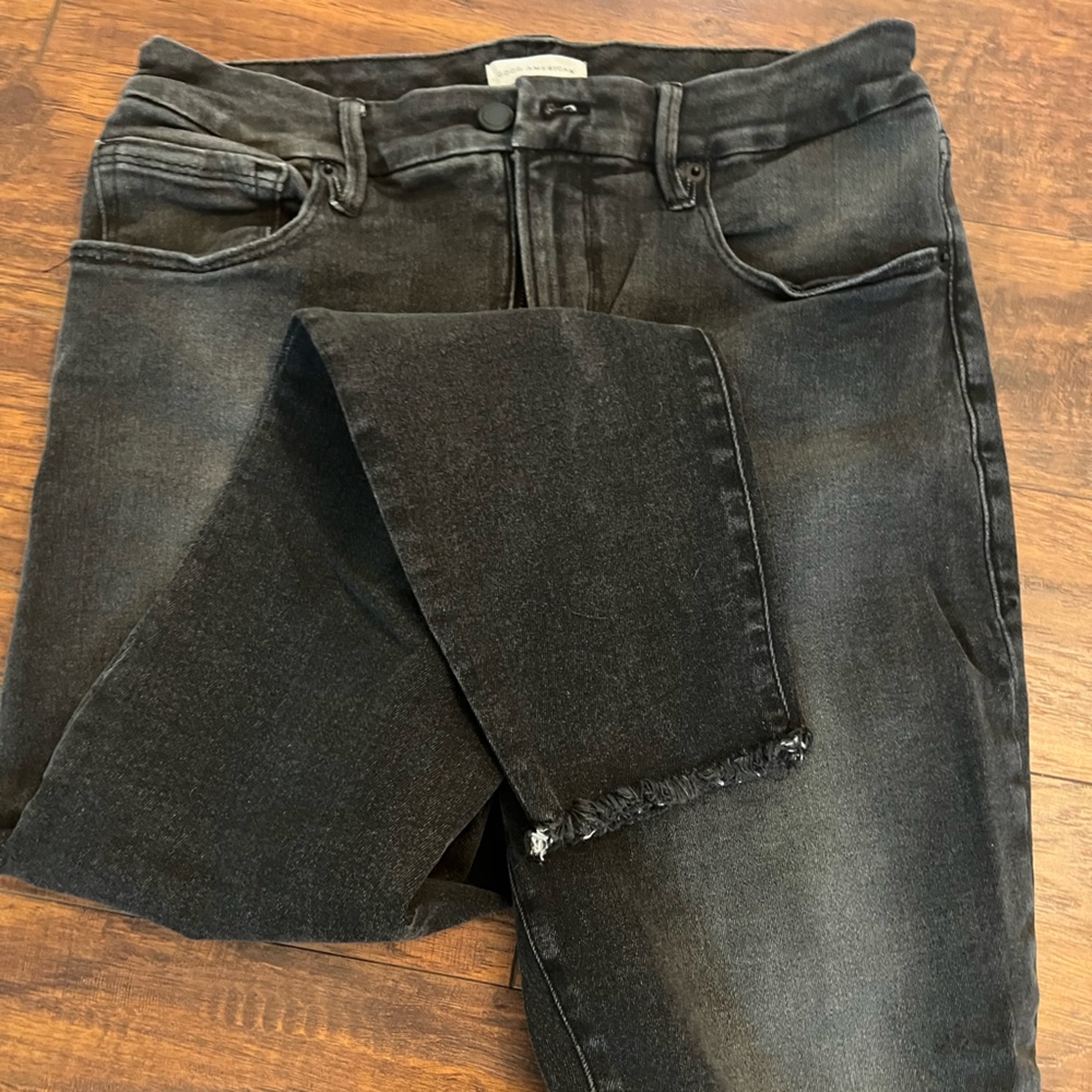 GOOD AMERICAN JEANS ⚫️ size: 12/31, color: distressed black